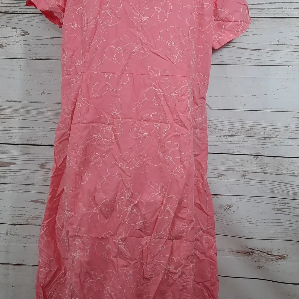 Chelsea Studio Dress - Picture 7 of 9